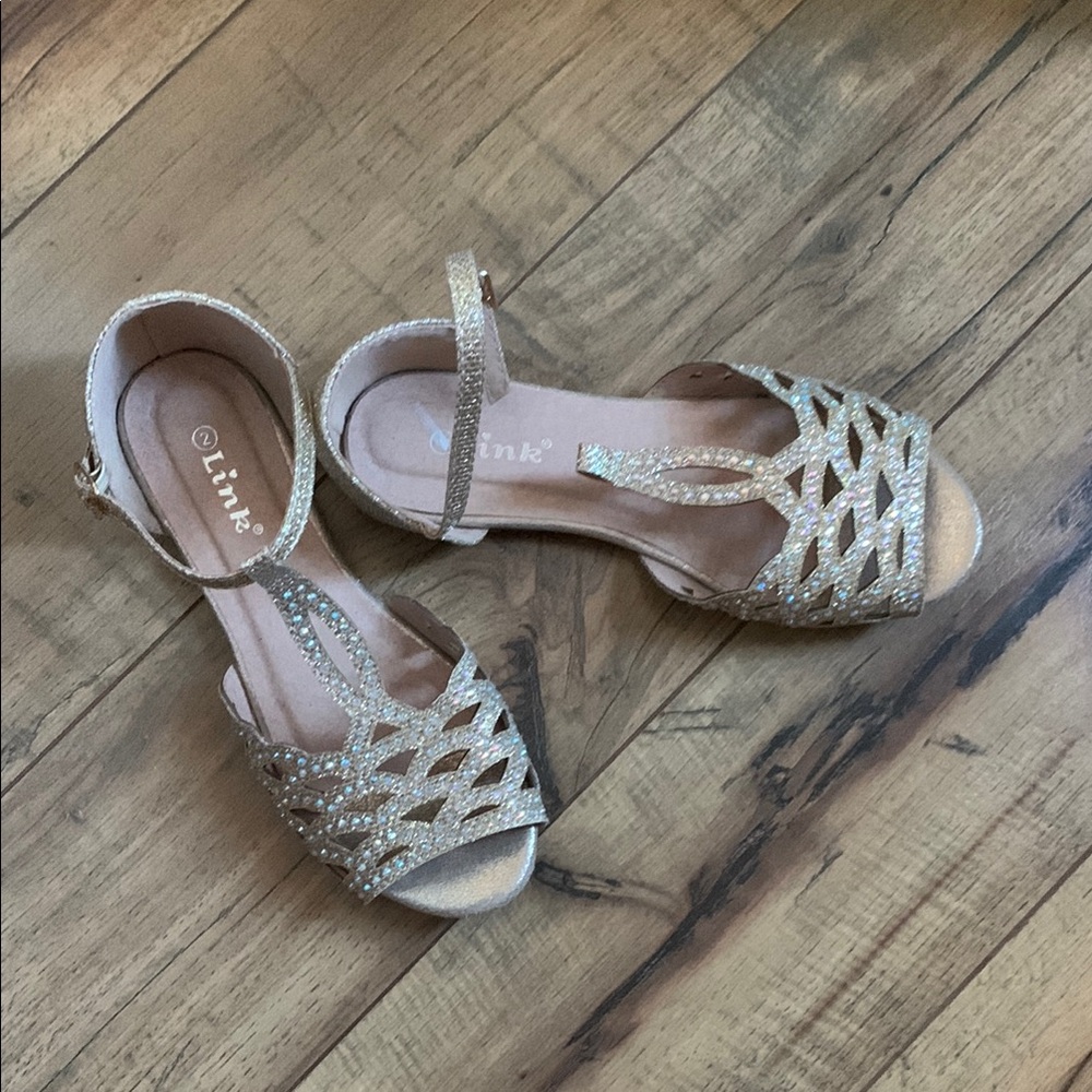 Link Gold Sandals with Intricate Design